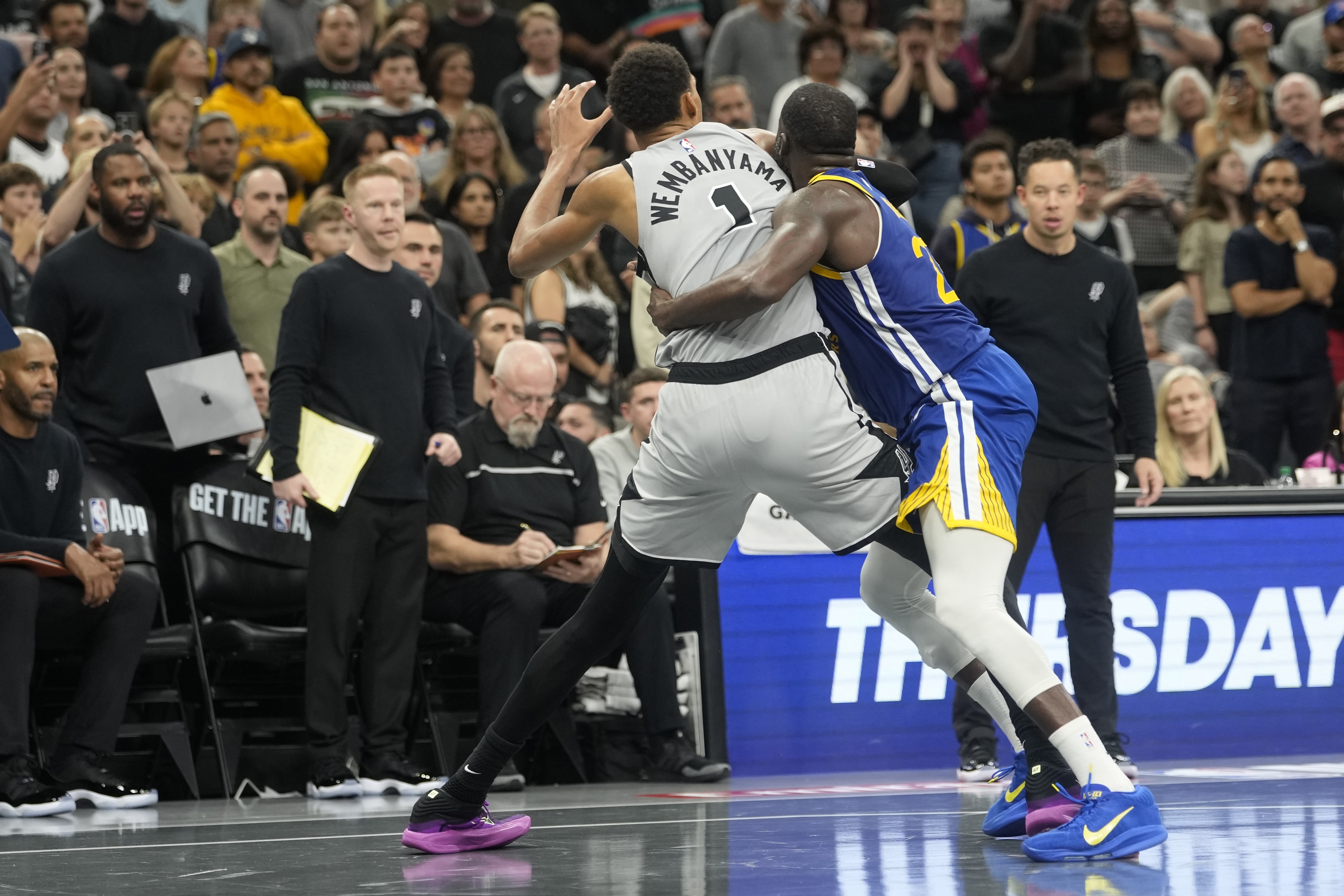 科尔谈防守文班亚马对策：已有计划但保密