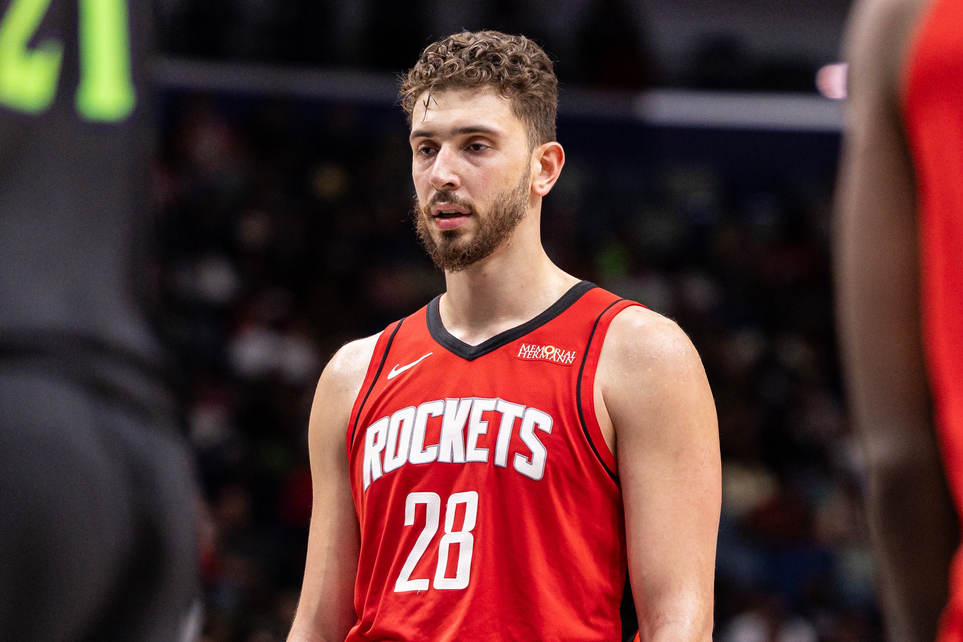 申京三战高效输出 火箭主场力克雄鹿