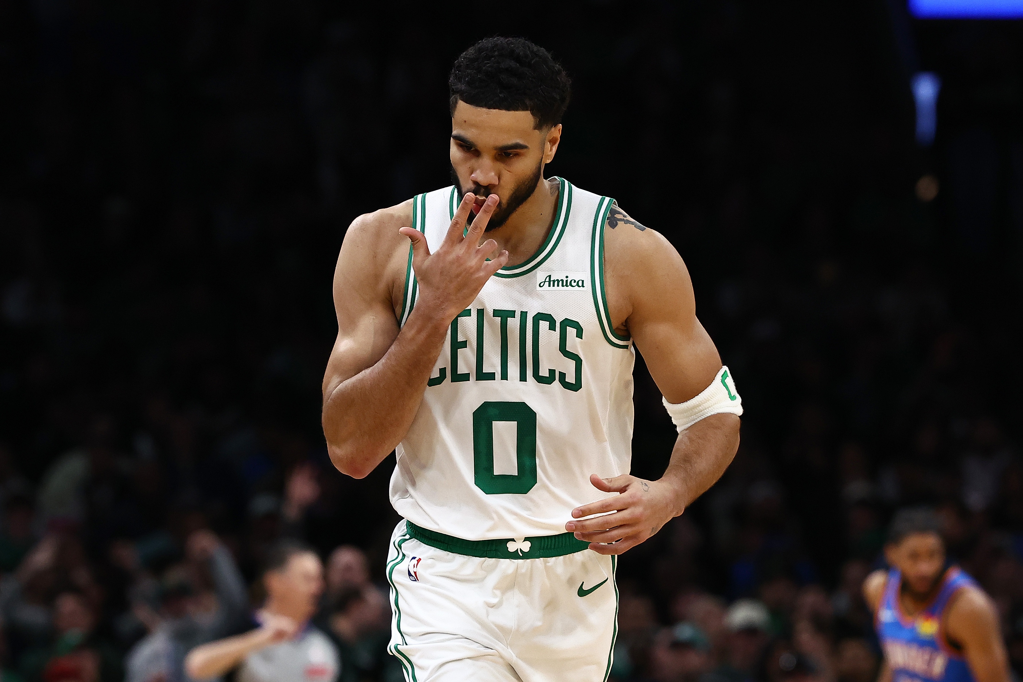 塔图姆25+18+11三双引领 绿军主场火力全开击退热火