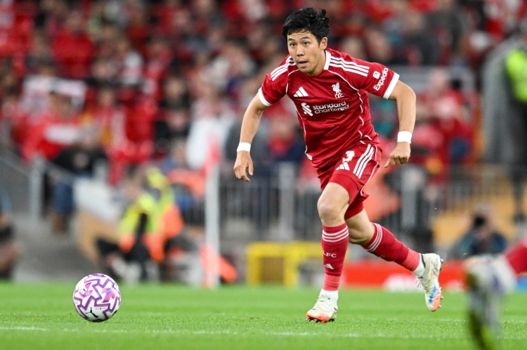 远藤航详解伤退瞬间 球迷歌声成止痛剂