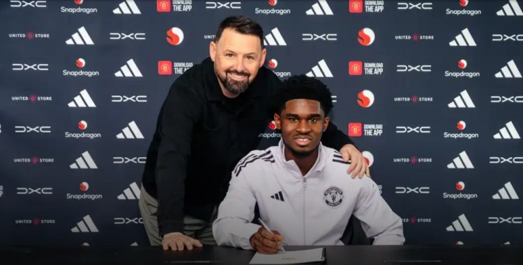 曼联锁定青训资产 19岁后卫卡马森获长约