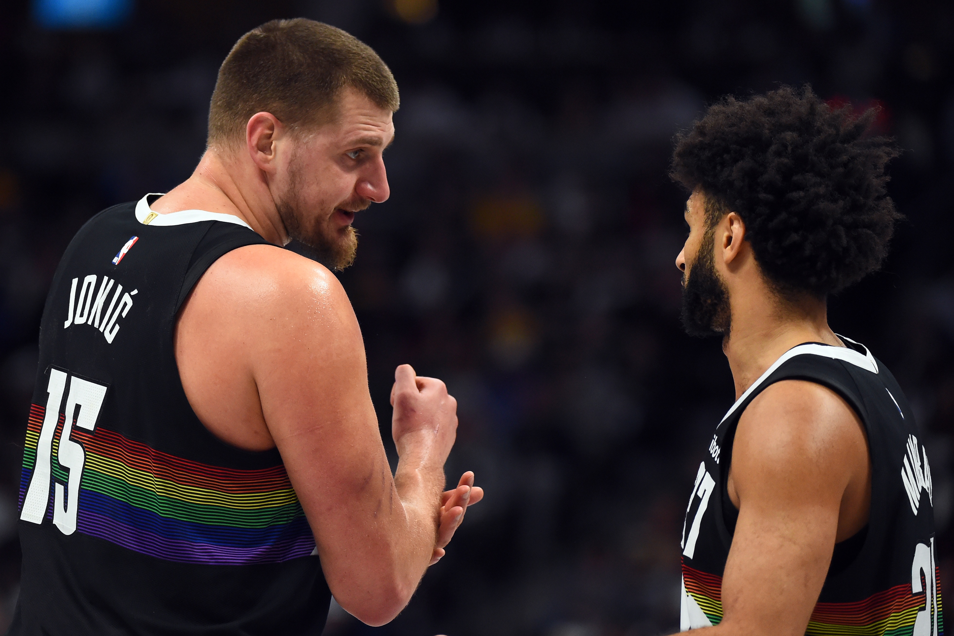 掘金双核驱动七连胜 约基奇场均三双穆雷轰30.7分