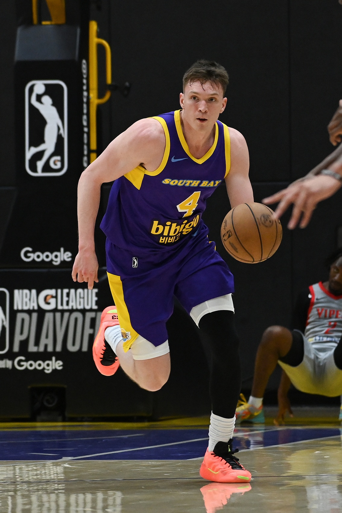 克内克特G联赛季后赛替补高效砍24+13 南湾湖人晋级西部决赛