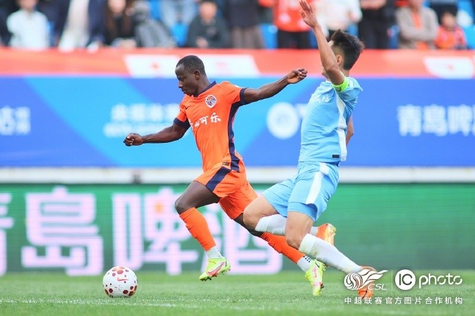 青岛海牛主场一球小胜河南 叶博亚制胜