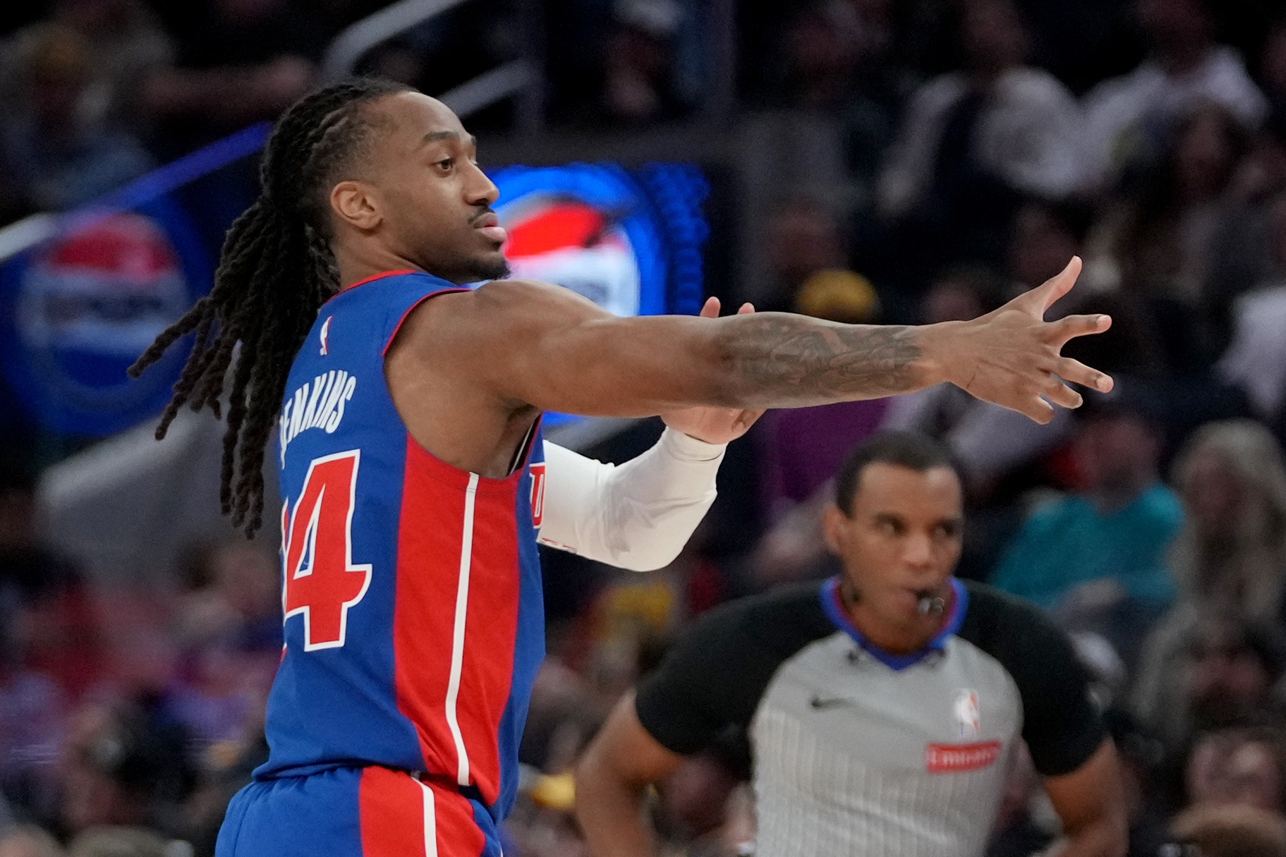 约基奇40分准三双绝杀马刺 韦尔19板7帽创生涯新高 约基奇40分准三双绝杀马刺 韦尔19板7帽创生涯新高