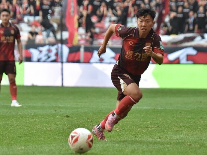 弗拉泽复盘胜利 承认战术执行滞后 强调前场仍需磨合