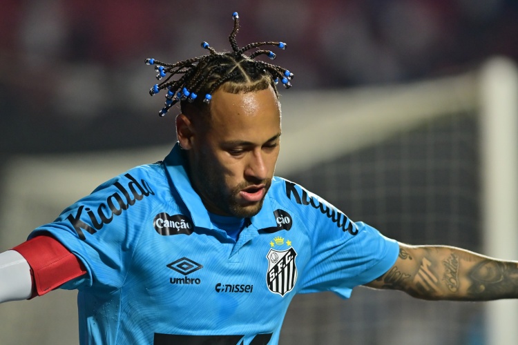 库卡确认内马尔缺席南美杯客战 专注术后康复一日两练