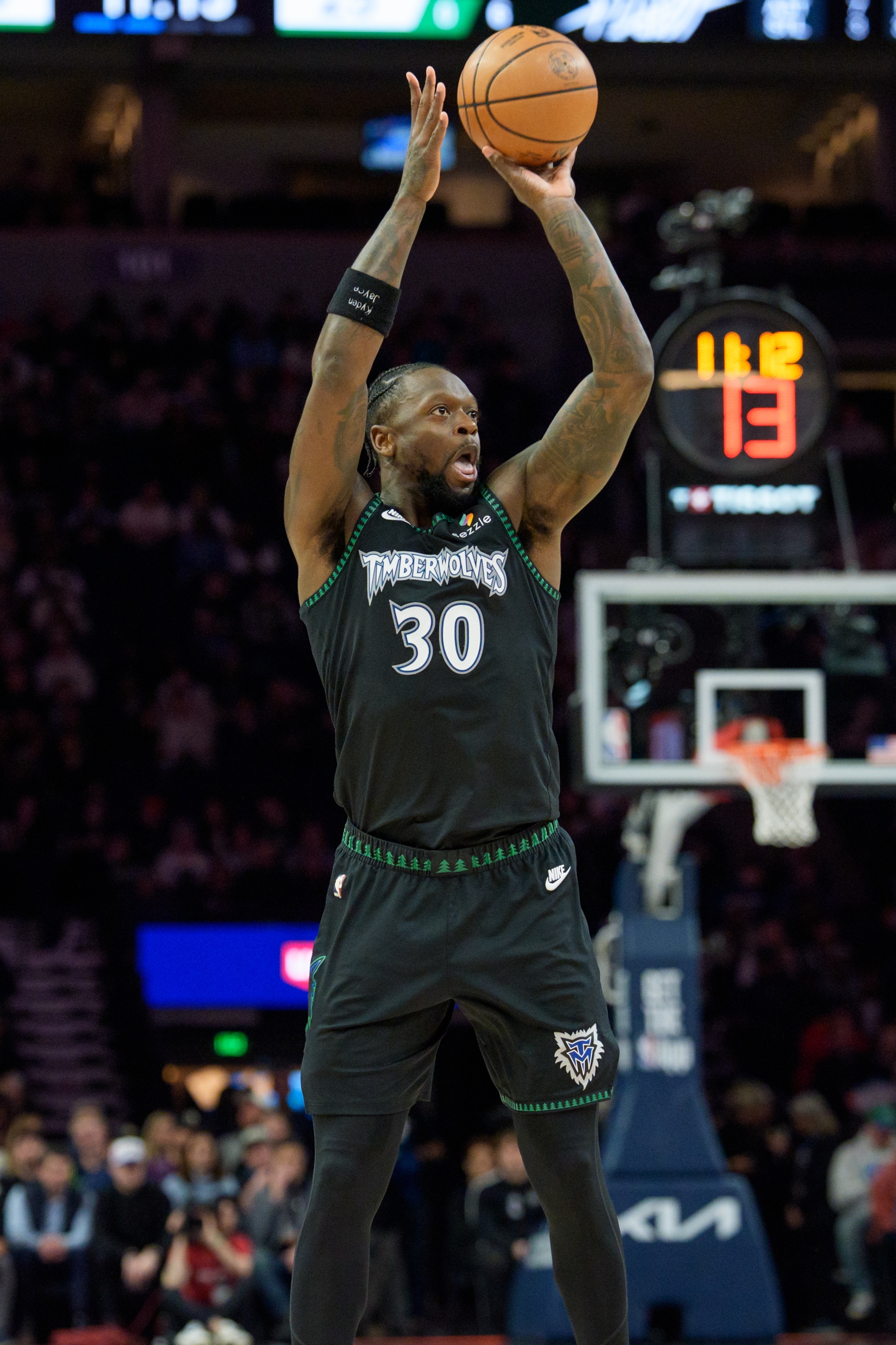 兰德尔次节发力砍14分 森林狼半场逆转黄蜂