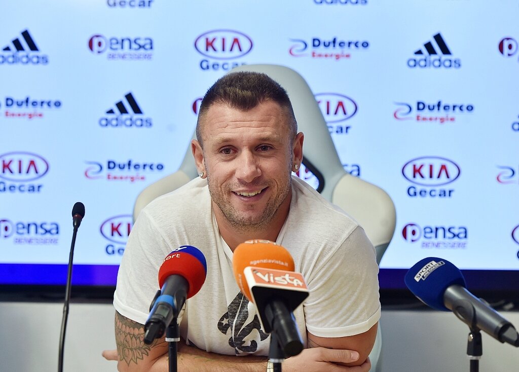 卡萨诺评国米大胜 劳塔罗世界前三中锋 齐沃工作获赞 卡萨诺评国米大胜 劳塔罗世界前三中锋 齐沃工作获赞