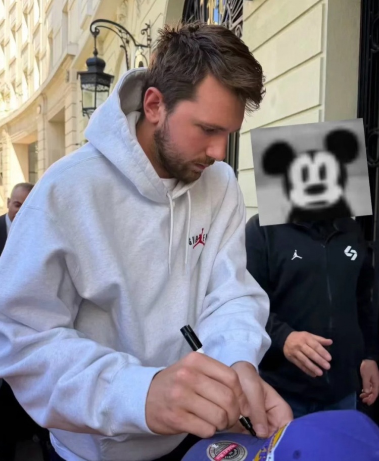 东契奇现身马德里接受注射治疗 球迷街头偶遇获签名