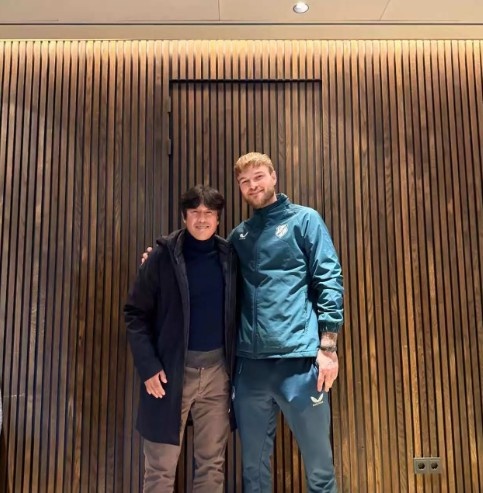 徐正源欧洲考察行 会面旧部莱切特并观摩霍芬海姆青训