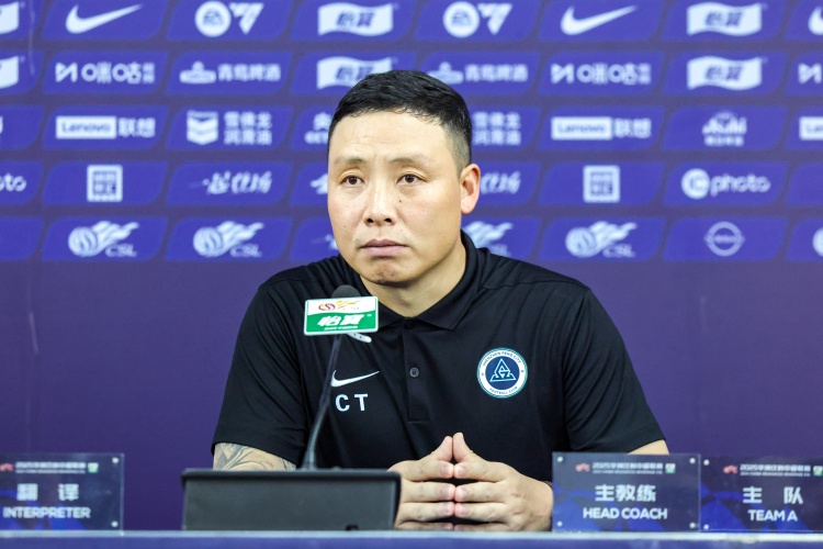 陈涛执教三月暴瘦20斤 刘建业滴酒不沾鬓角现白发 陈涛执教三月暴瘦20斤 刘建业滴酒不沾鬓角现白发