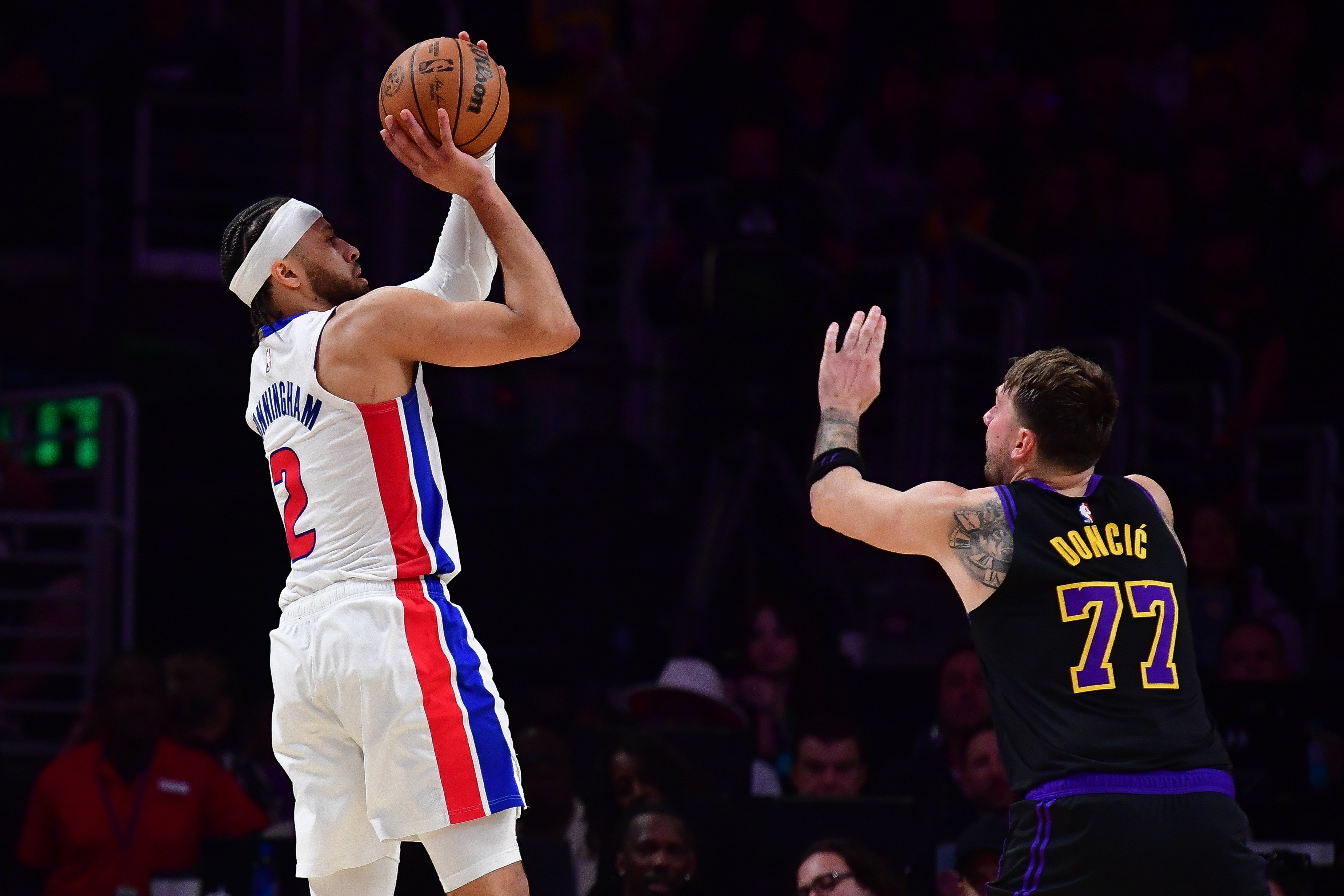 路威炮轰65场规则扭曲最佳阵容评选 尼昂直指顶薪资金池被稀释 路威炮轰65场规则扭曲最佳阵容评选 尼昂直指顶薪资金池被稀释