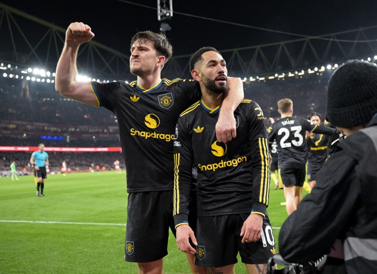 马奎尔降薪续约至2027 曼联防线现实考量与财政权衡