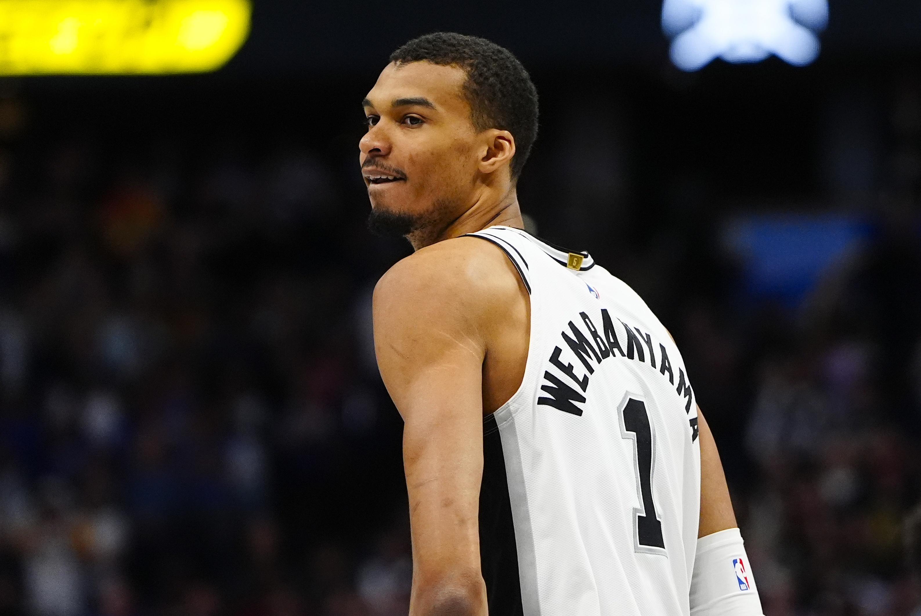 麦克斯维尔质疑帕金斯总统山论 文班亚马挤掉谁 麦克斯维尔质疑帕金斯总统山论 文班亚马挤掉谁