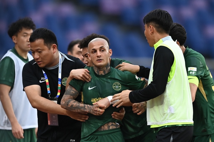 米特里策暴力行为遭双重重罚 停赛4场+累计罚款超50万