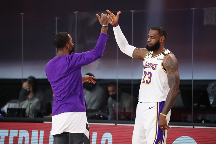 JR史密斯透露詹姆斯因队友伤情取消高尔夫行程