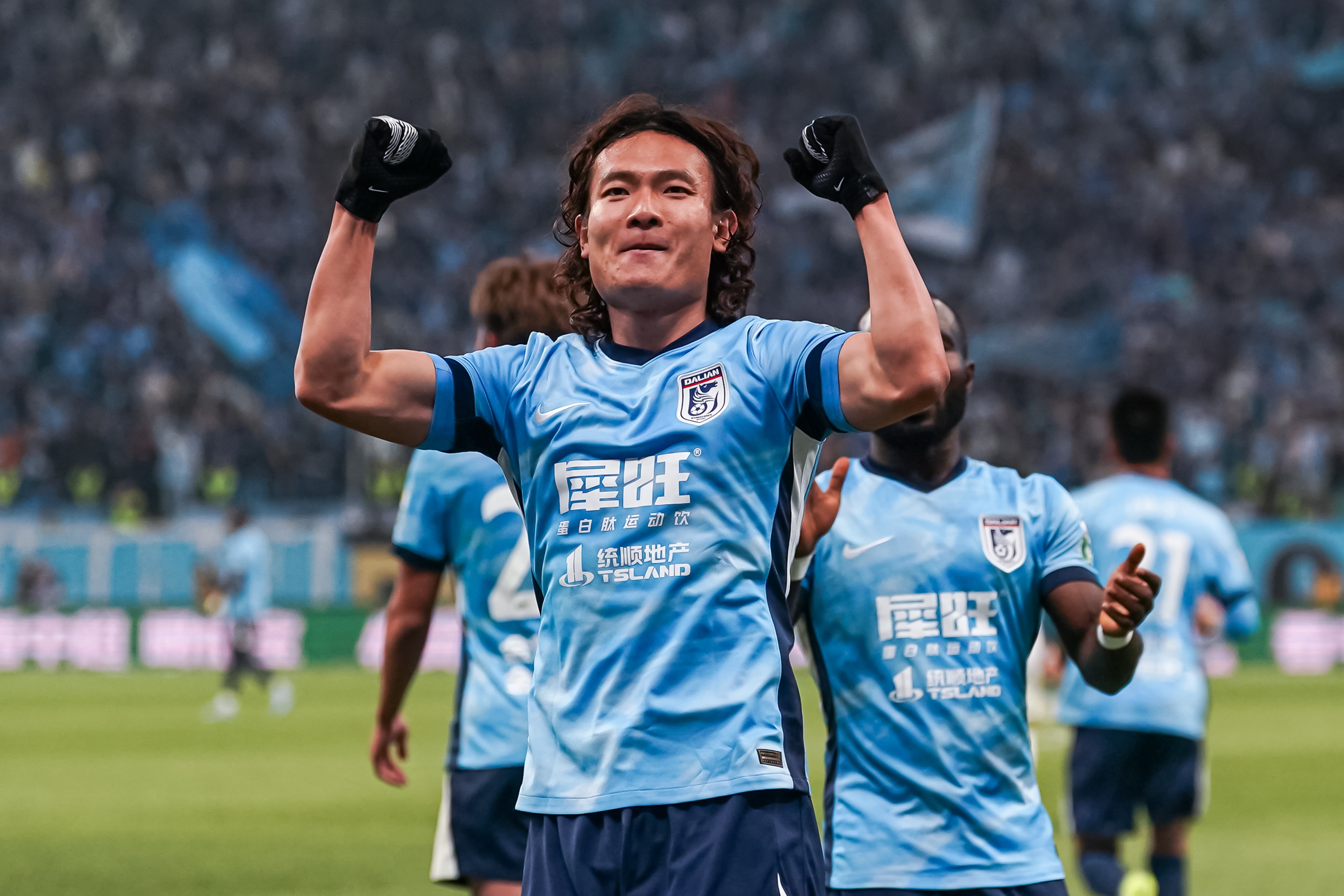 大连英博28%控球率3球完胜 效率足球击溃传控