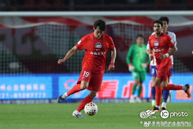 河南主场一球惜败山东 纳萨里奥伤退成转折 河南主场一球惜败山东 纳萨里奥伤退成转折