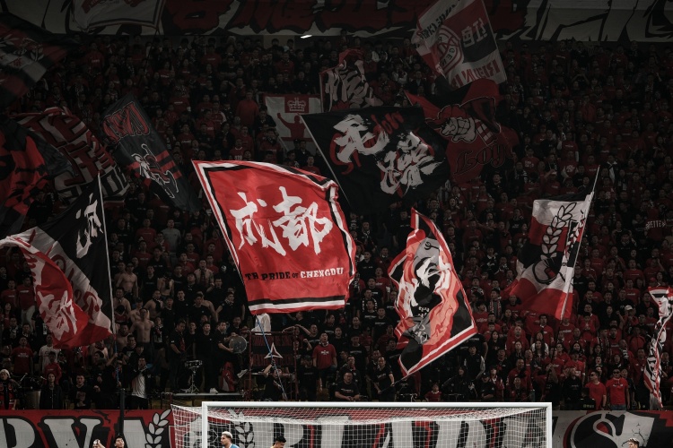 律师张冰代理成都蓉城欠薪案 冲超奖金纠纷进入庭审阶段