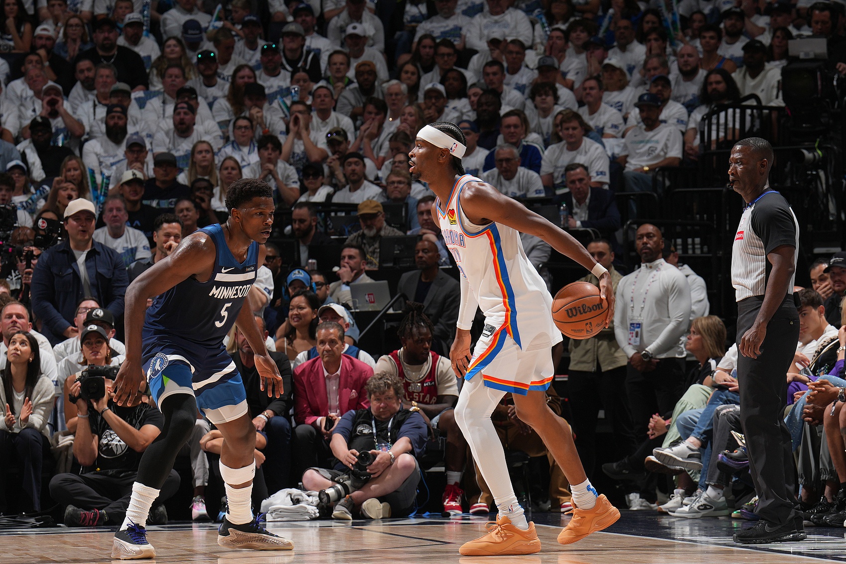 詹库常规赛再度错失交锋 一代宿敌落幕与新生代对决崛起 詹库常规赛再度错失交锋 一代宿敌落幕与新生代对决崛起