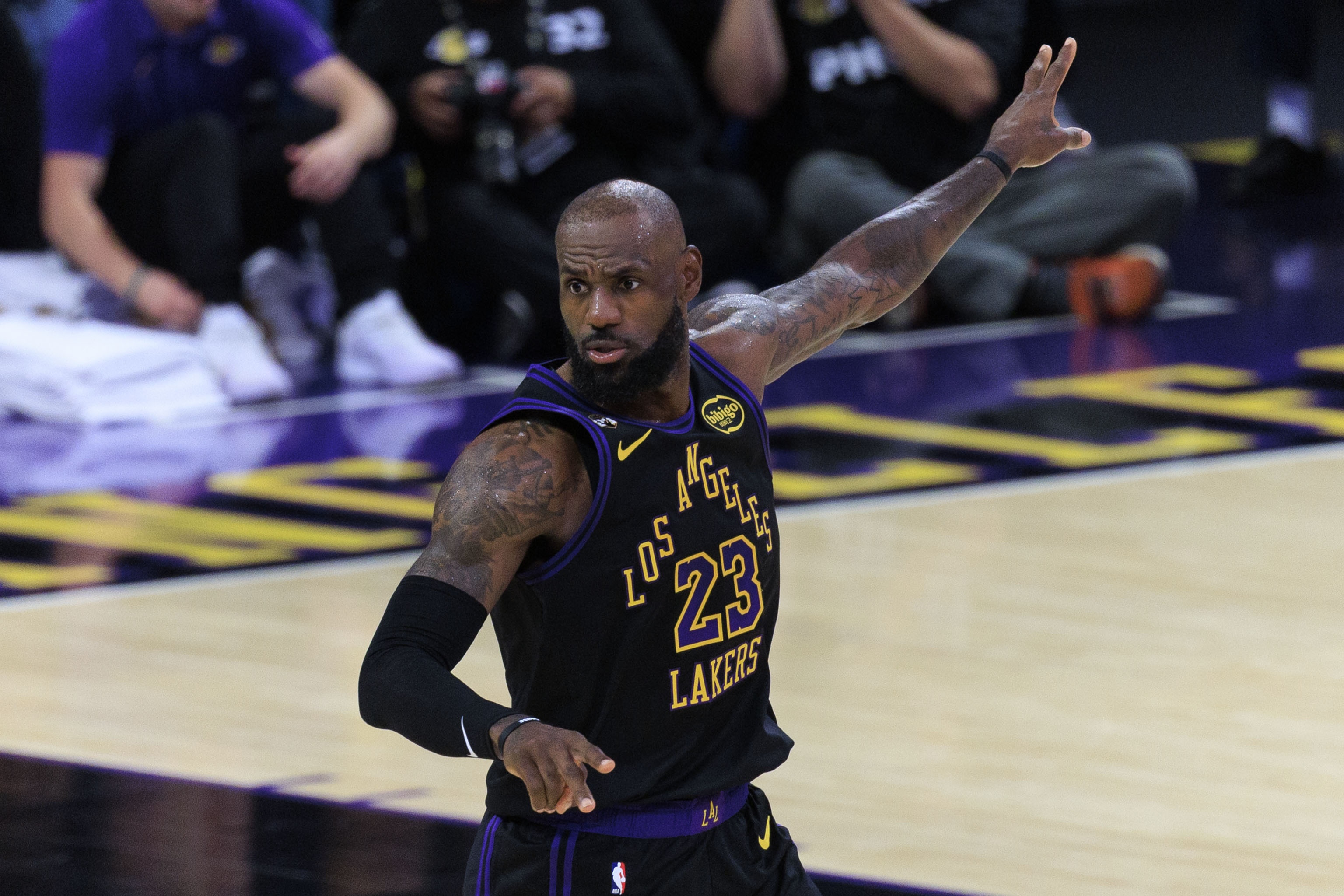 杰夫·格林谈对位湖人：防守目标非仅詹姆斯一人