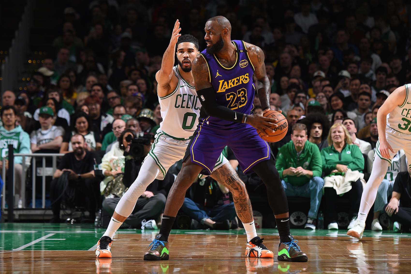 詹姆斯解析塔图姆复出过程 坦言41岁老将与年轻核心心态迥异 詹姆斯解析塔图姆复出过程 坦言41岁老将与年轻核心心态迥异