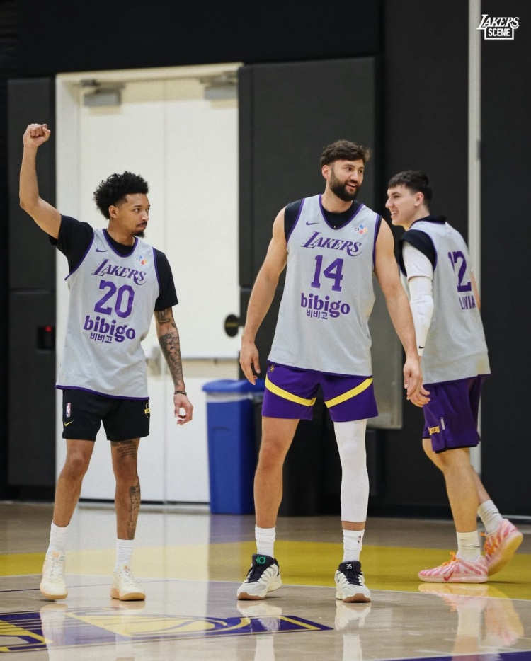 湖人备战首轮G1 詹姆斯训练状态引关注