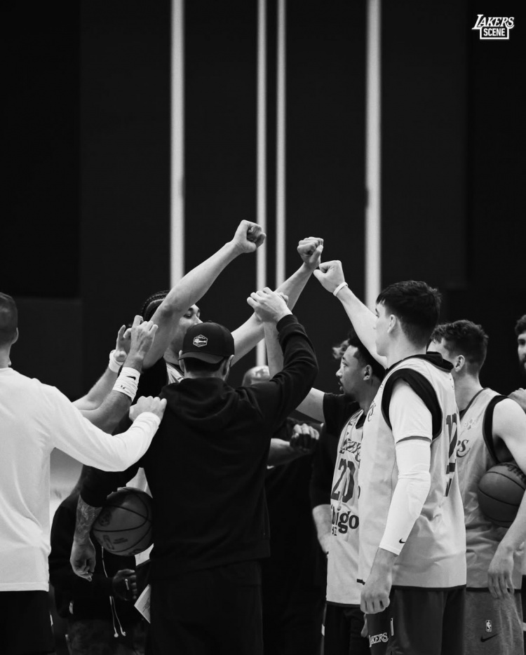 湖人备战首轮G1 詹姆斯训练状态引关注