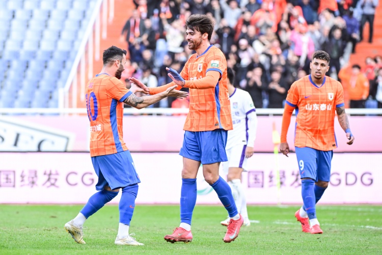 泰山1-4海牛创赛季最惨失利 高薪三叉戟成体系瘫痪根源