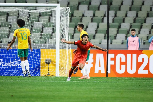 U20亚洲杯八强战：国青迎世青赛门槛，数据示主场不败