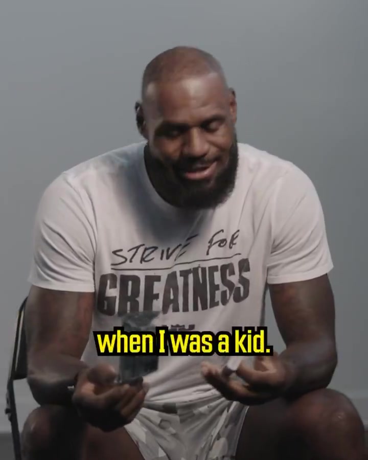 詹姆斯自曝球星卡收藏偏好 本人与乔丹便士魔术师杜库均在列