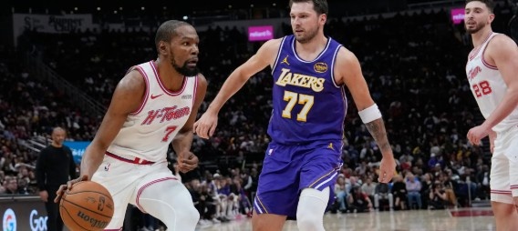 湖人三天双杀火箭 詹姆斯14中13平生涯纪录 东契奇两战76分定基调