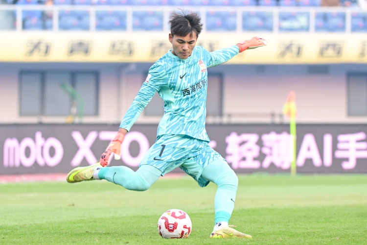 青岛西海岸门将李昊肋部受伤 无缘国足及U23国足新一期名单 青岛西海岸门将李昊肋部受伤 无缘国足及U23国足新一期名单