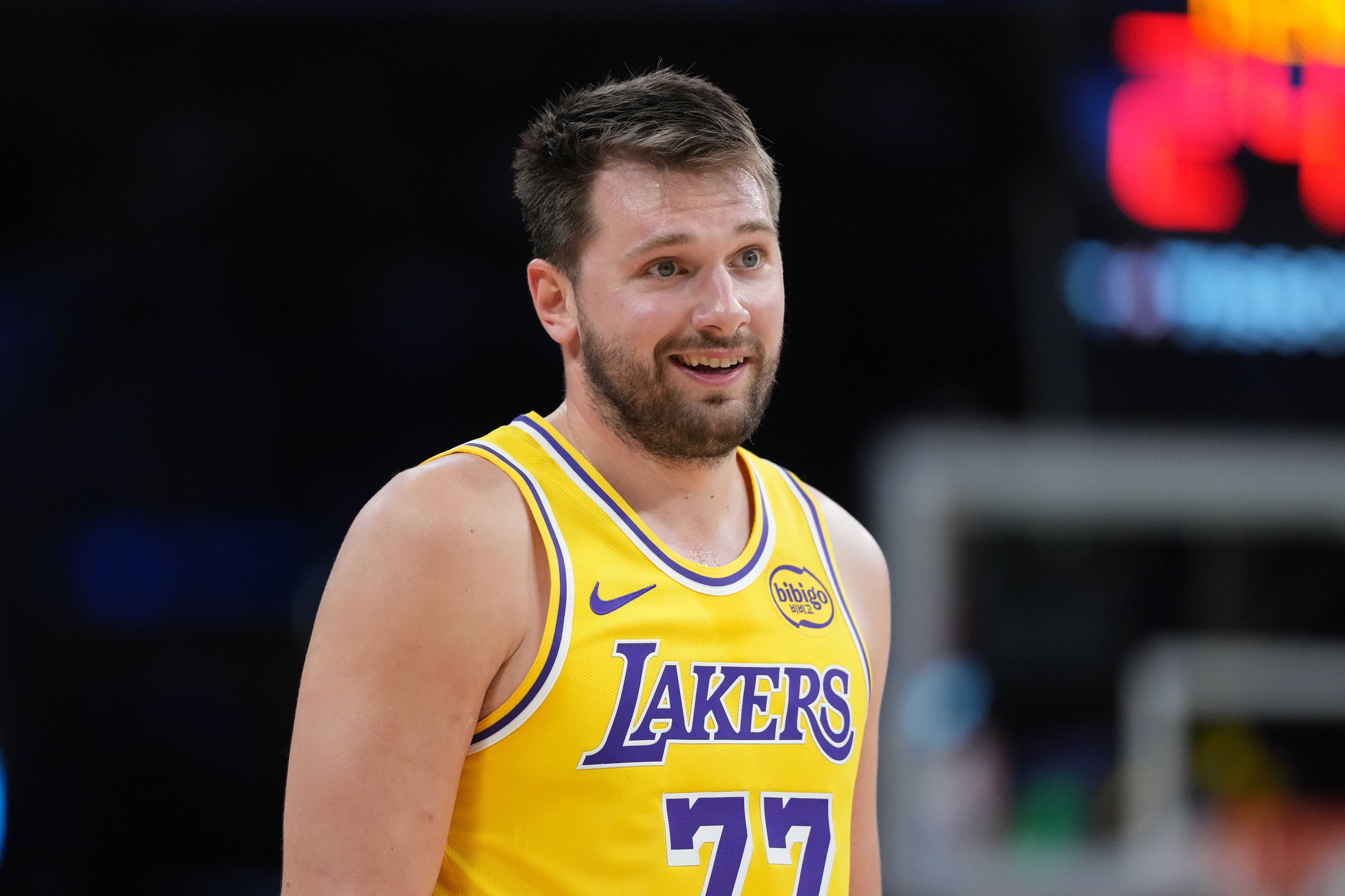 东契奇连续8场325+70+55历史首人 独行侠8连胜