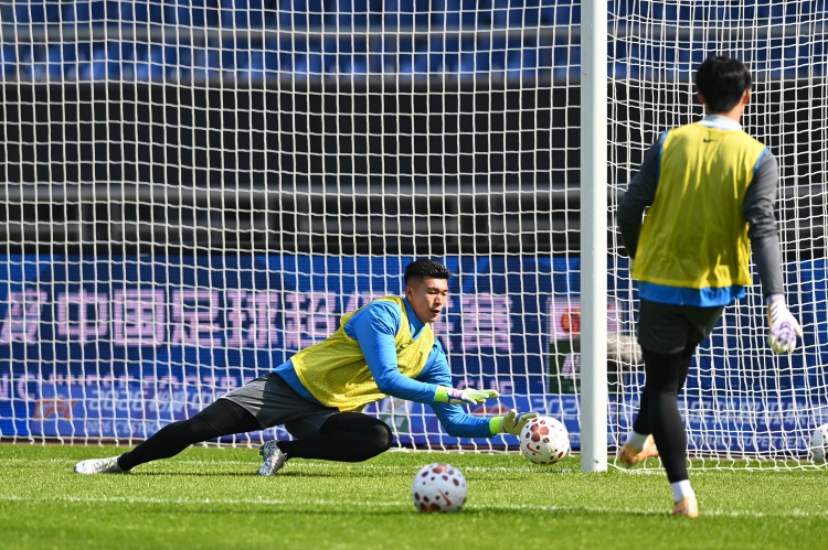 国脚门将马镇中超三轮零出场 申花首发门将为薛庆浩 国脚门将马镇中超三轮零出场 申花首发门将为薛庆浩