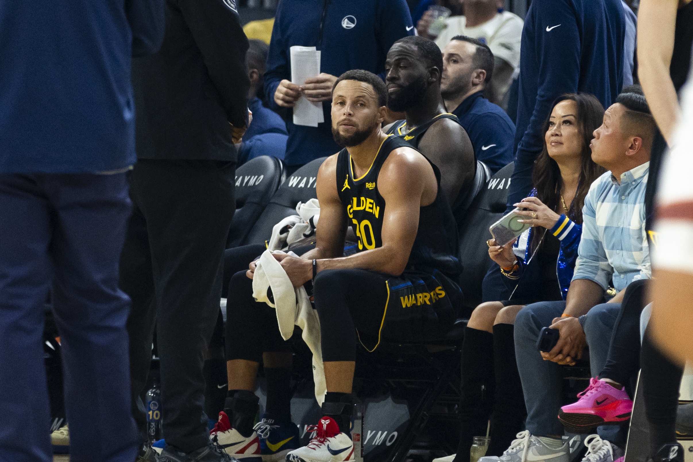 联盟连胜格局:雷霆16连胜居首 湖人8连胜延续中 老鹰11连胜遭火箭终结 联盟连胜格局:雷霆16连胜居首 湖人8连胜延续中 老鹰11连胜遭火箭终结