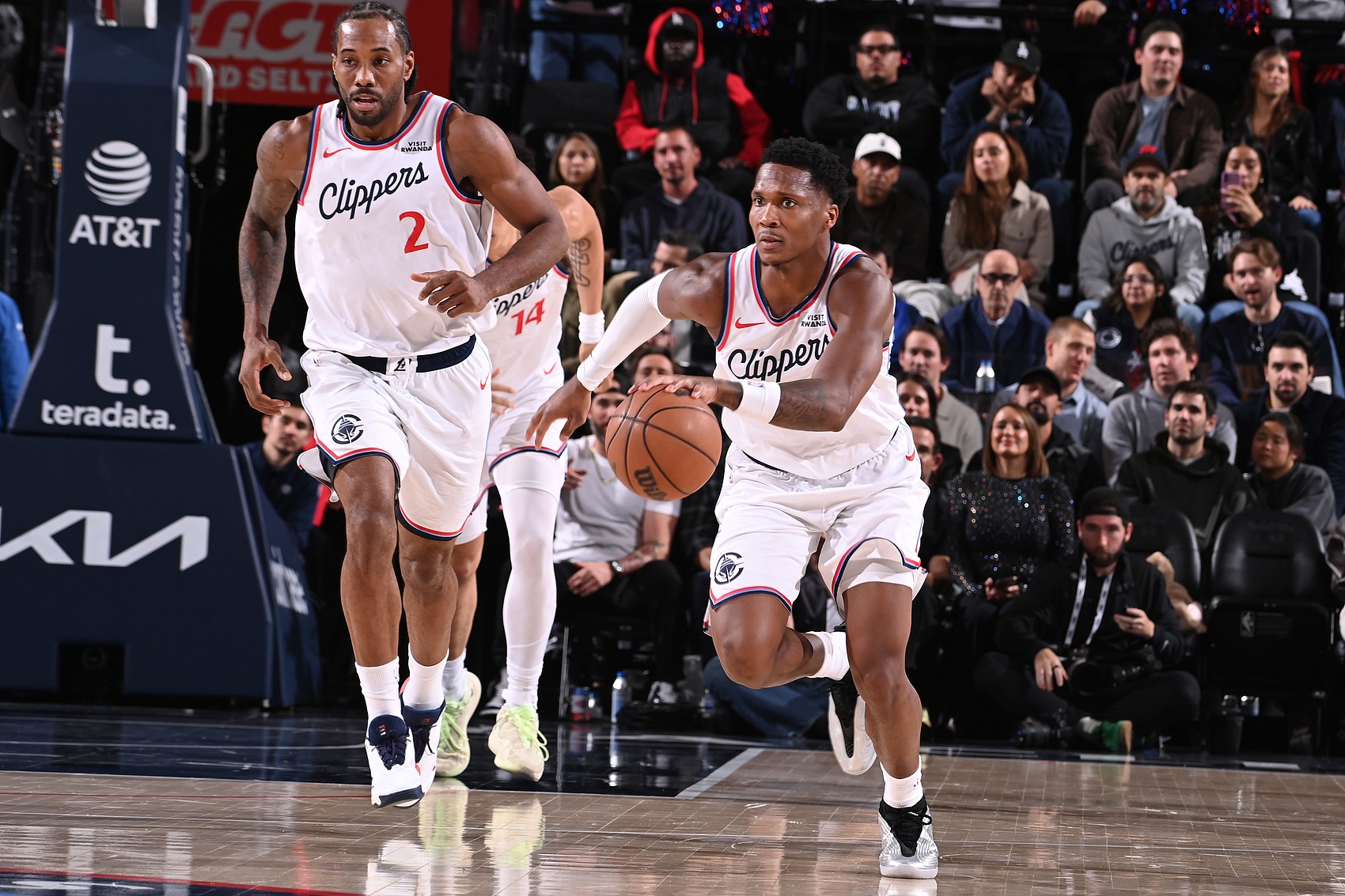 联盟连胜格局:雷霆16连胜居首 湖人8连胜延续中 老鹰11连胜遭火箭终结 联盟连胜格局:雷霆16连胜居首 湖人8连胜延续中 老鹰11连胜遭火箭终结