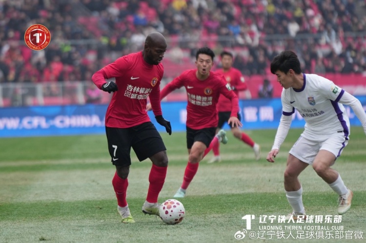 姆本扎创队史首球邦本宜裕点射 辽宁铁人主场三球完胜津门虎