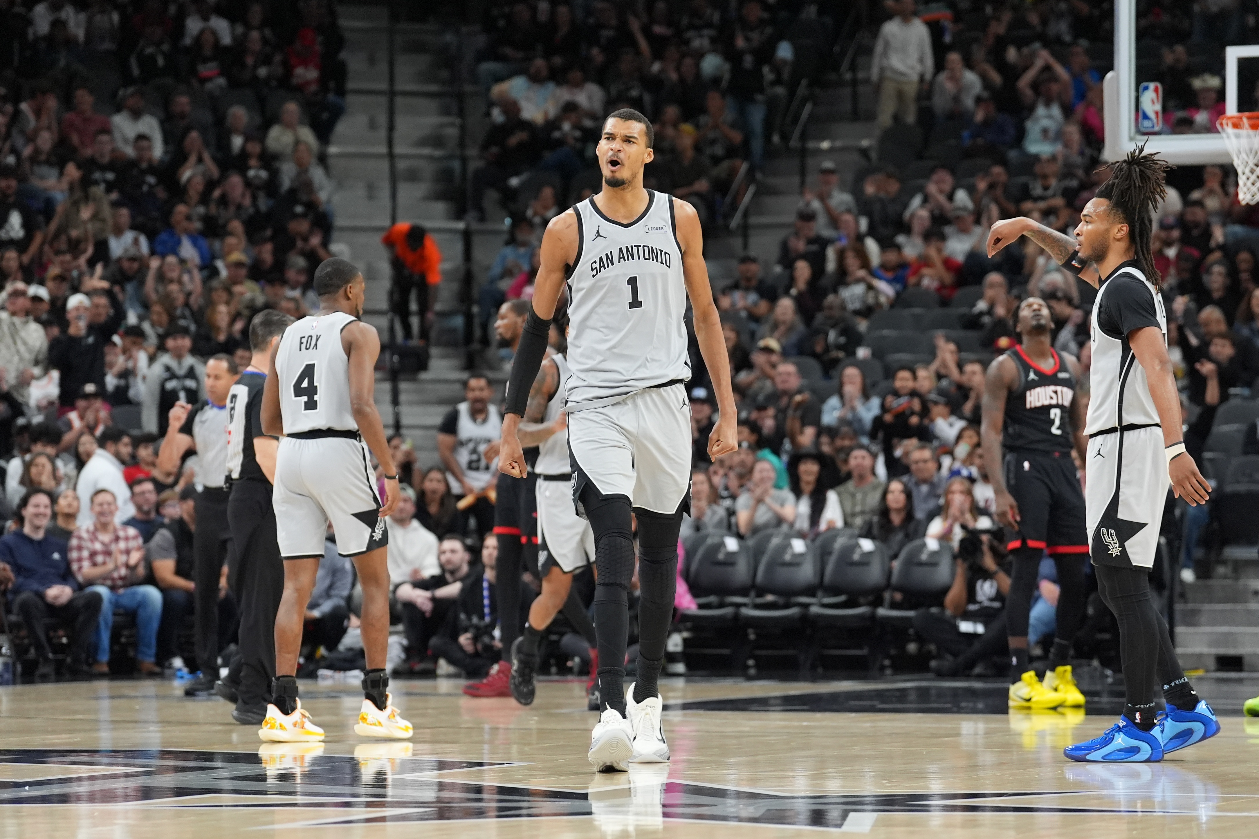 雷霆20分大胜奇才取11连胜 亚历山大连续130场20+ 雷霆20分大胜奇才取11连胜 亚历山大连续130场20+