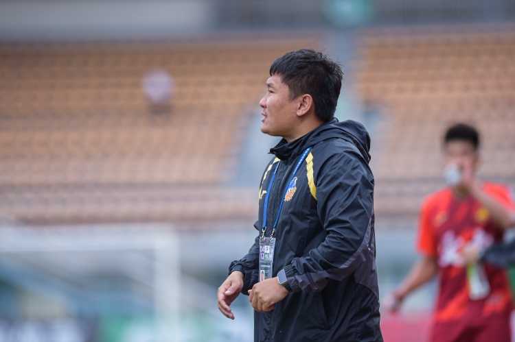 刘建业复盘成渝德比 中场调整收效 补时失球致歉