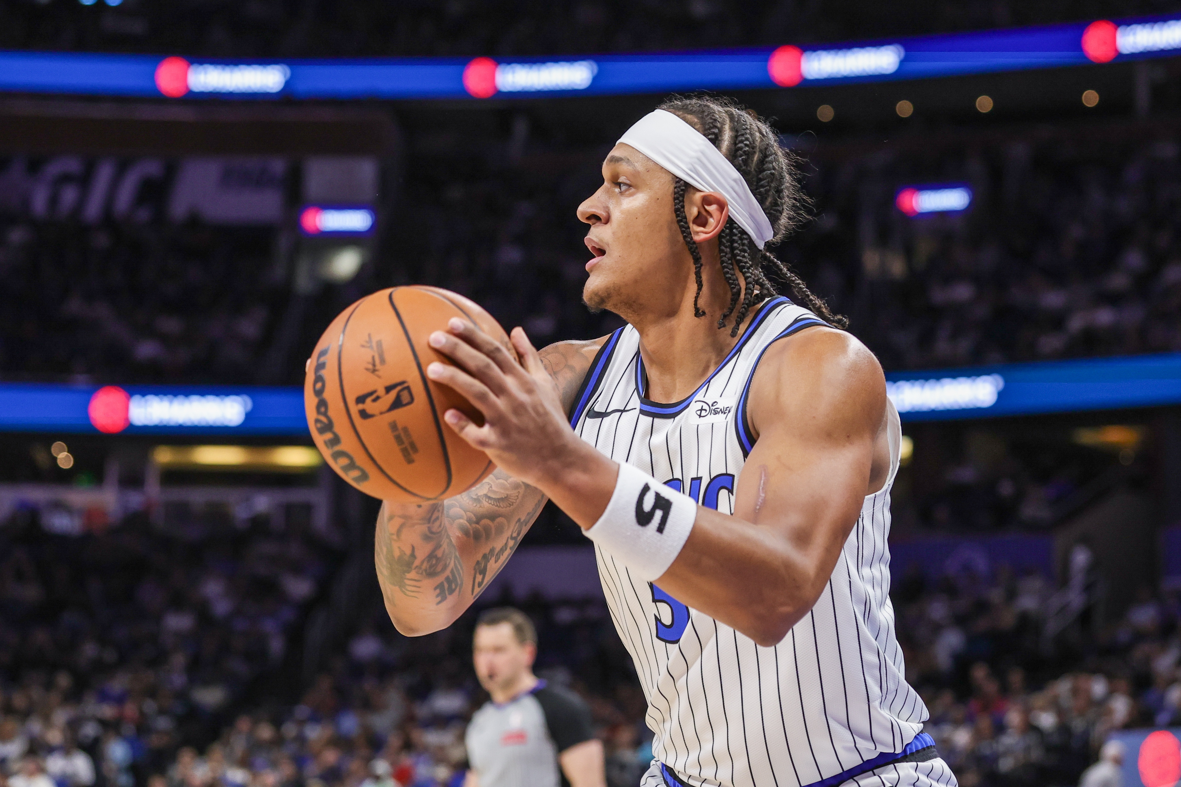 雷迪克详解湖人防守策略 强调身体对抗与限制班凯罗接球