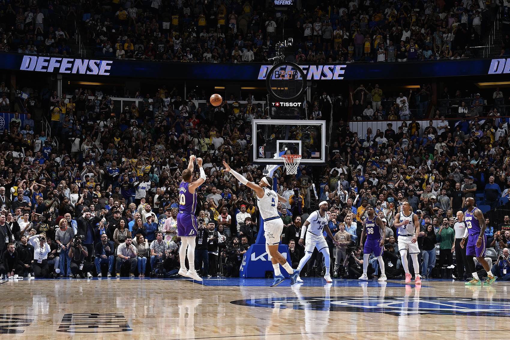 湖人5.5秒绝境逆转魔术 九连胜含金量拉满 湖人5.5秒绝境逆转魔术 九连胜含金量拉满