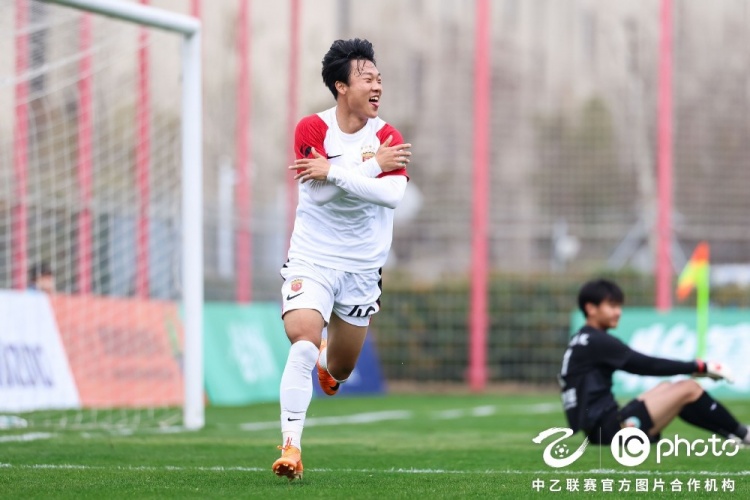 海港富盛经开中乙首战6比1横扫赛更达 李圣龙双响杨黔东处子球