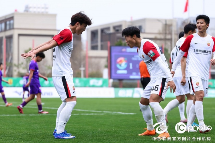 海港富盛经开中乙首战6比1横扫赛更达 李圣龙双响杨黔东处子球 海港富盛经开中乙首战6比1横扫赛更达 李圣龙双响杨黔东处子球