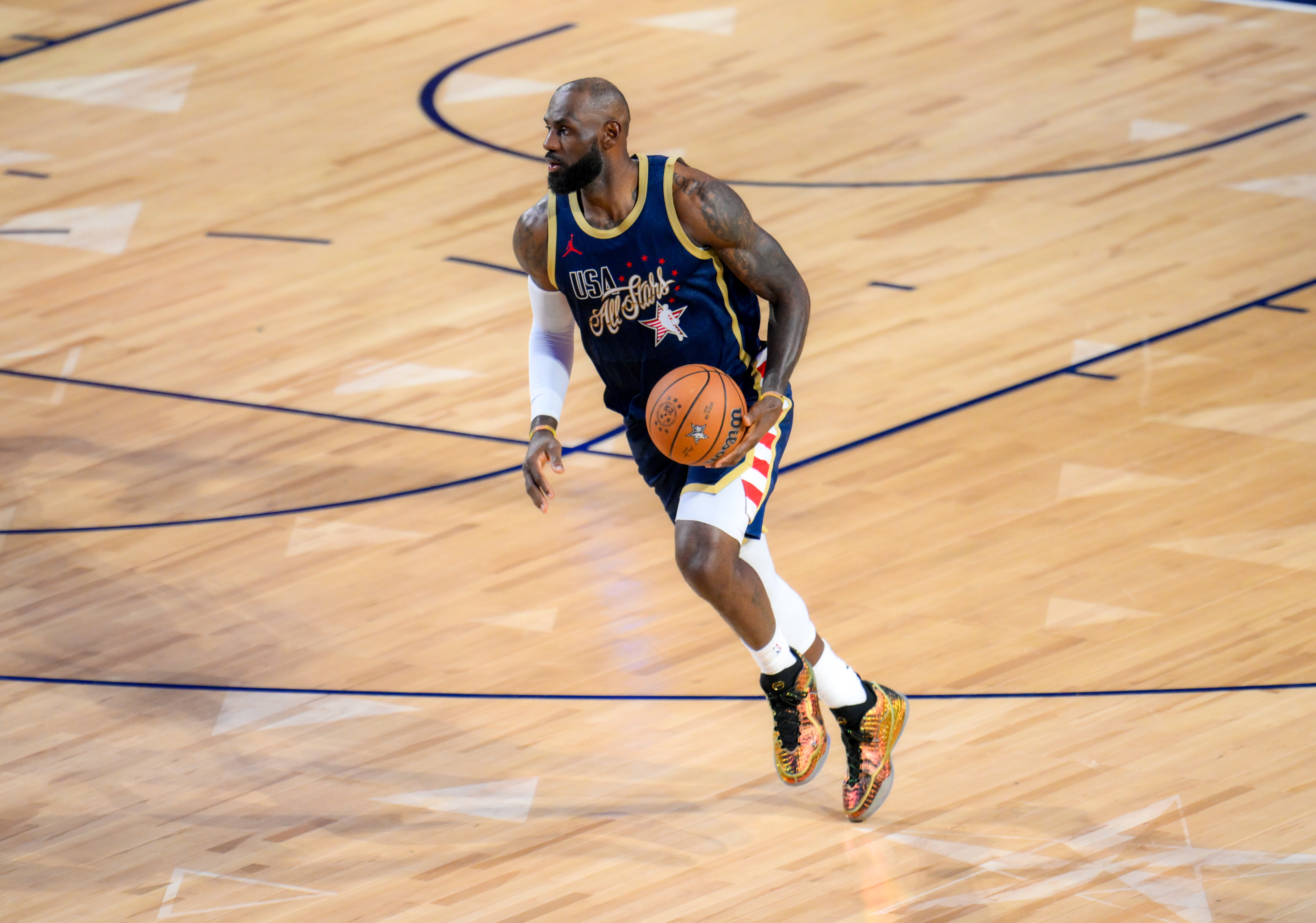 詹姆斯常规赛出场数登顶历史第一 生涯21项数据位列联盟榜首 詹姆斯常规赛出场数登顶历史第一 生涯21项数据位列联盟榜首